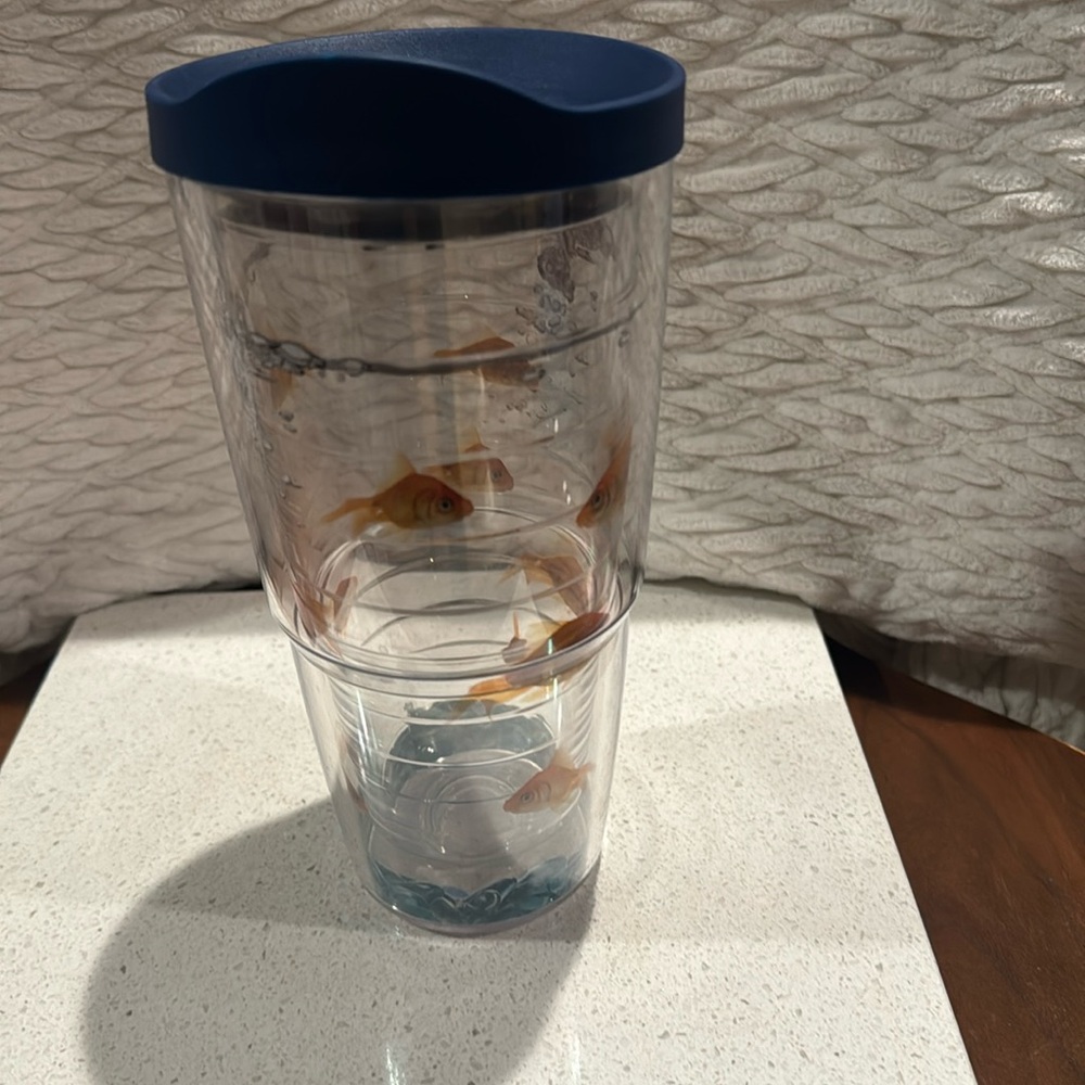 Tervis Tumbler 30 oz Clear Plastic Goldfish Pattern tumbler blue Lid